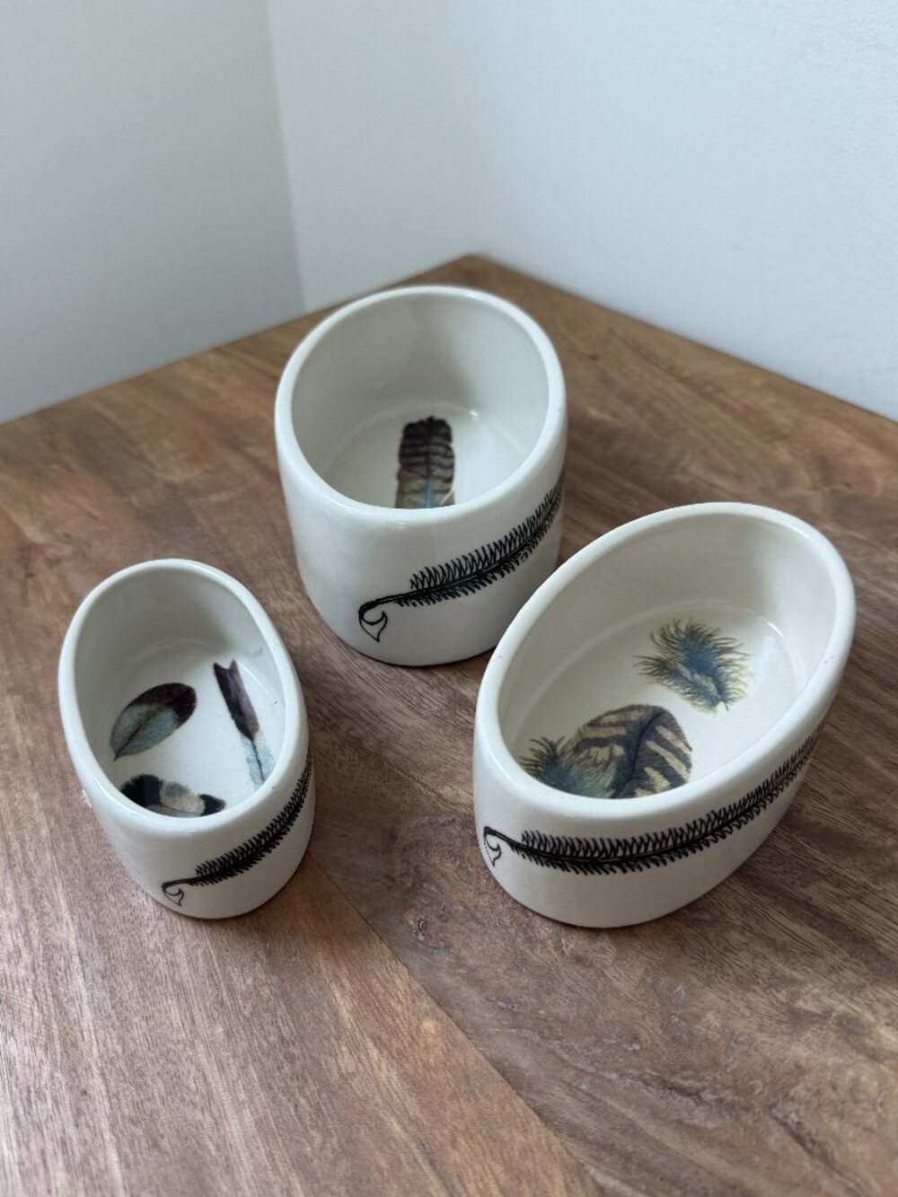 CREATIVE CO-OP Ceramic Feather Nesting Bowls Oval Dishes Set of 3